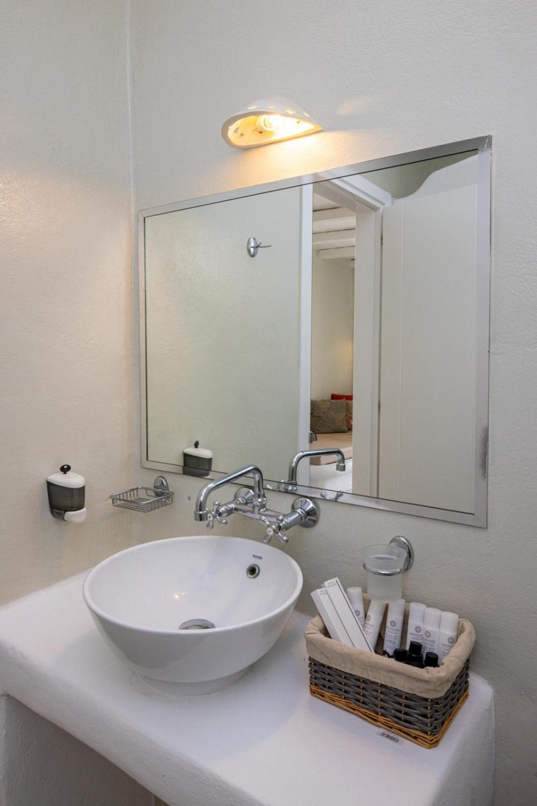 קיוניה Soulmate'S Suites Tinos מראה חיצוני תמונה